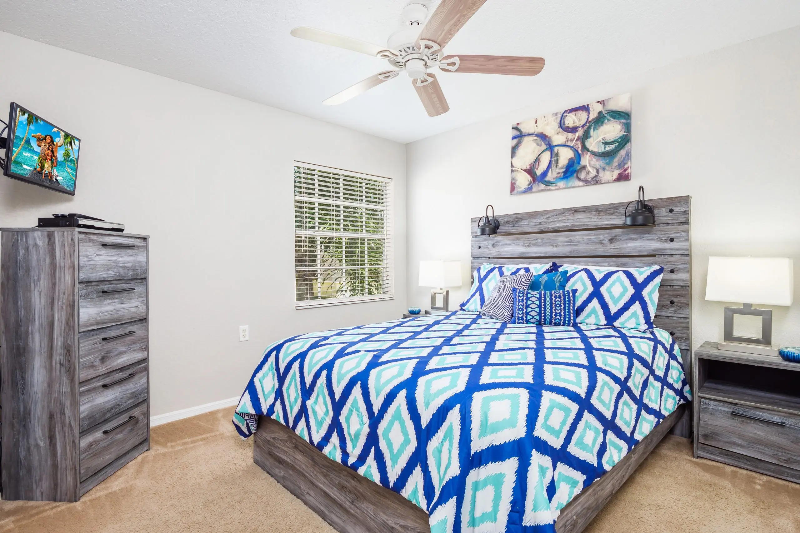 Upstairs Queen Bedroom Upstairs Queen Bedroom